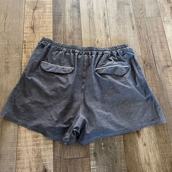 Lululemon City Skort Gray Zip
Pockets Pleated Shorts Women's
Size 10 - Picture 2 of 10